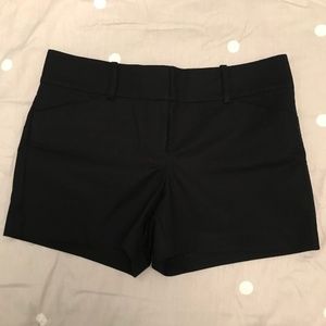 Ann Taylor - black shorts